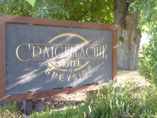 h hotel signJPG