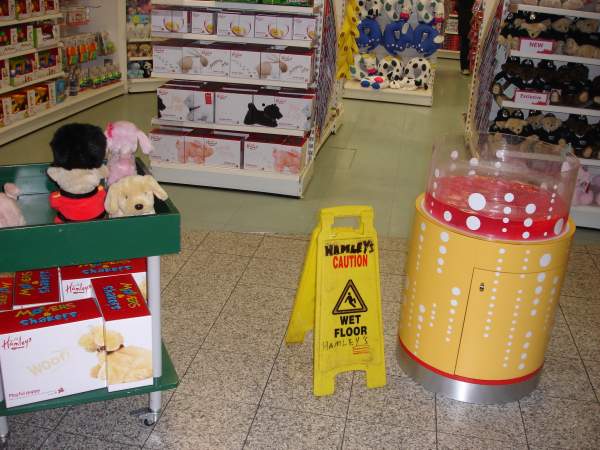 hamleysblog.jpg hamleysblog.jpg