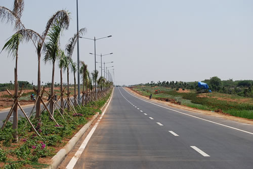 lo_res_main_access_road