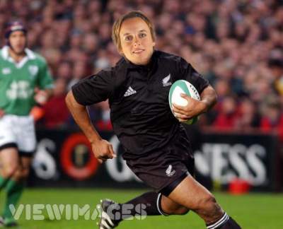nadine-all-black-optimised.jpg nadine-all-black-optimised.jpg