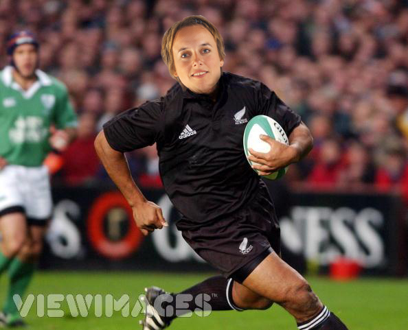 nadine-all-black.jpg nadine-all-black.jpg